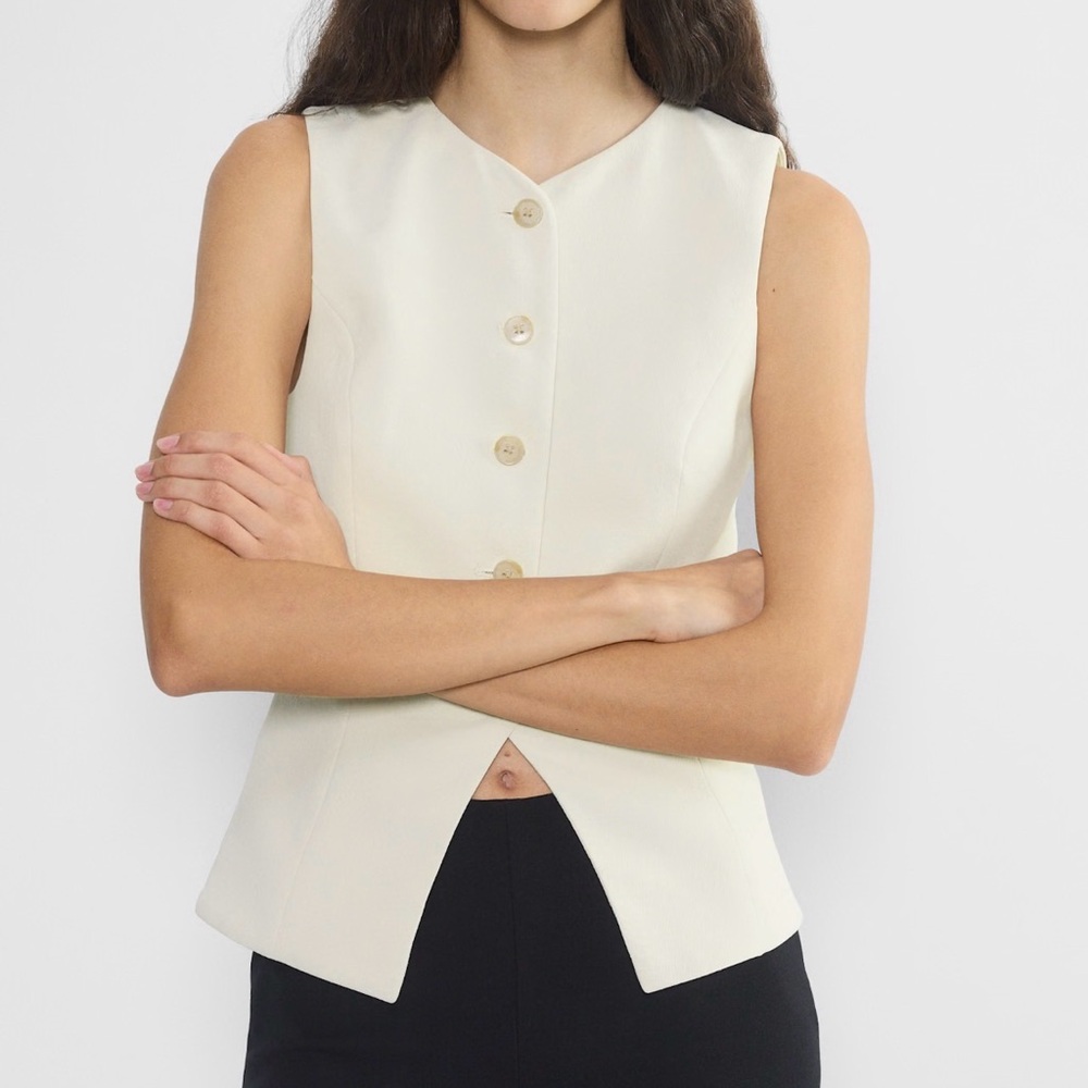 Aritzia Crepette Regal Vest in Birch in 8